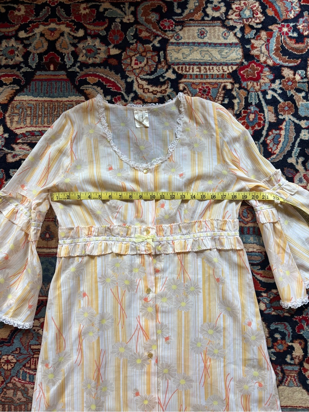 1970s Vintage Light Yellow Daisy Floral Button-Front Cotton Maxi Dress - Picture 7 of 7